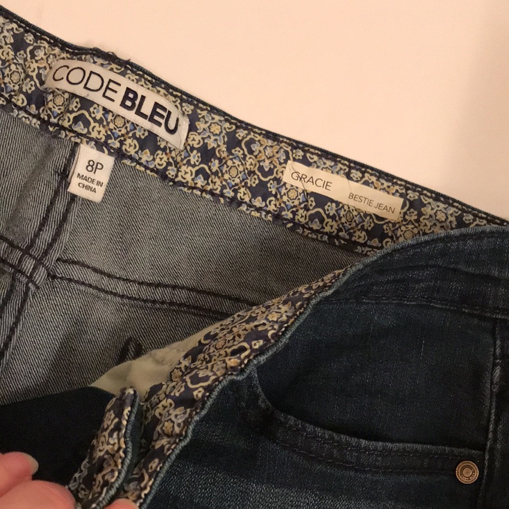 NWOT CODE BLEU BESTIE GRACIE Embroidered jeans 8P petite - Picture 5 of 11